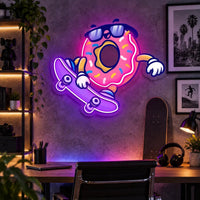 Beignet Mignon Jouant Skateboard Cartoon