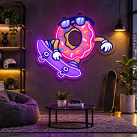 Beignet Mignon Jouant Skateboard Cartoon