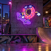 Beignet Mignon Jouant Skateboard Cartoon