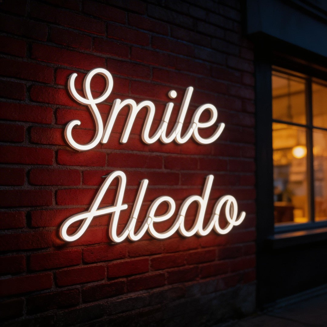 Custom Neon: Smile Aledo