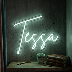 Custom Neon: Tessa