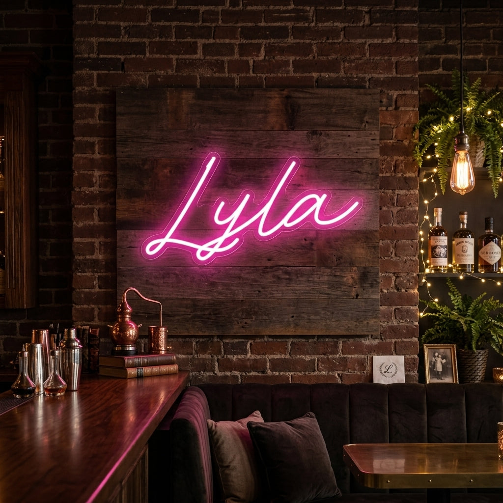 Custom Neon: Lyla
