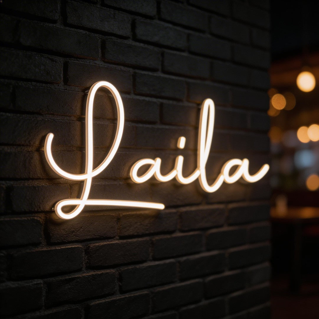 Custom Neon: Laila