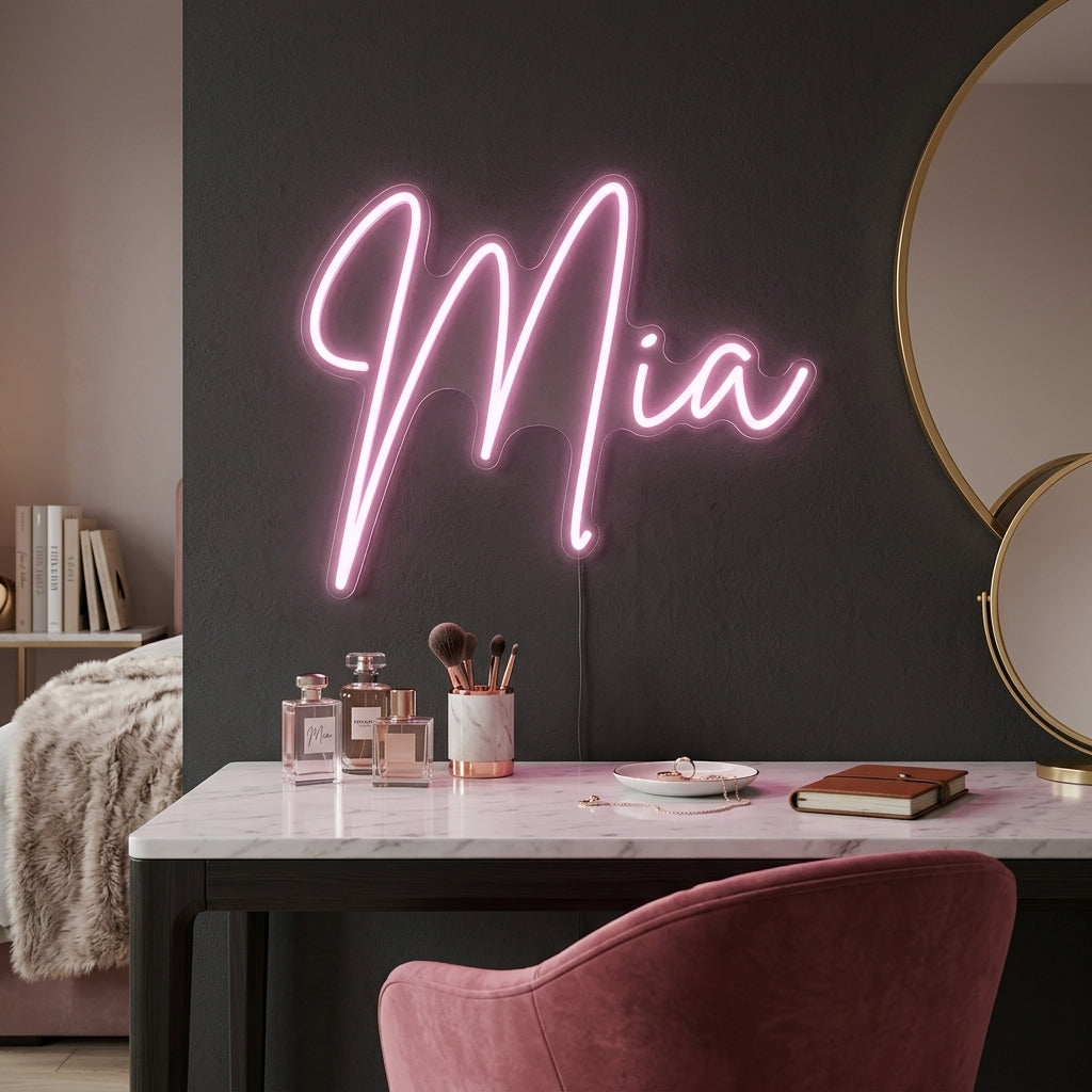 Custom Neon: Mia