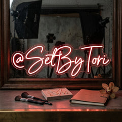 Custom Neon: @SetByTori