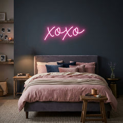 Custom Neon: xoxo